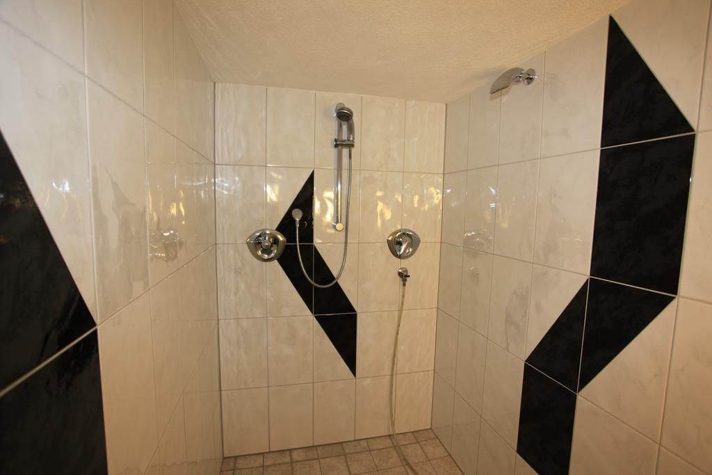 Haus Resi Apartment Fontanella Luaran gambar