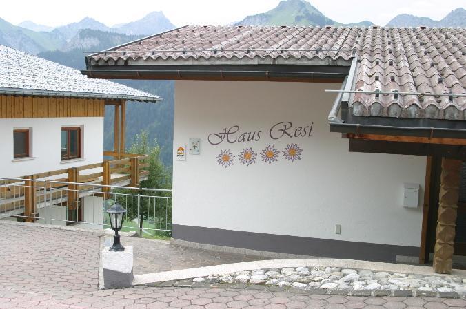 Haus Resi Apartment Fontanella Luaran gambar